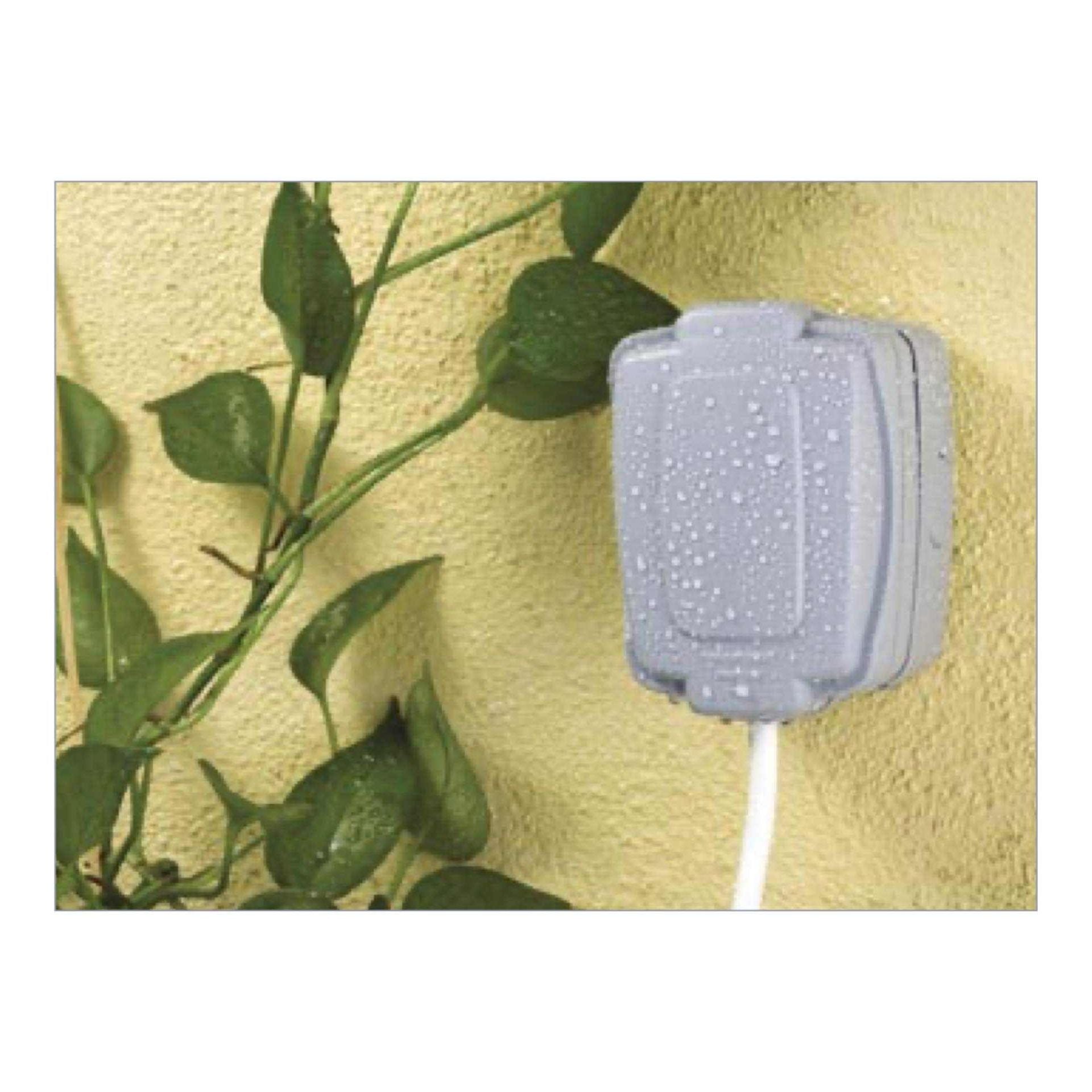 Mk 13A Switch Socket Outdoor Waterproof IP66 Grey Masterseal Compact 86486GRY - Deluxe Electricals